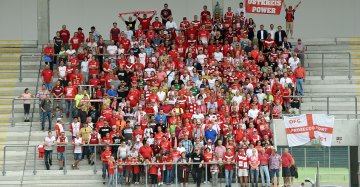 Gruppenbild ALLES AUF ROT WEISS Gruppenbild ALLES AUF ROT WEISS